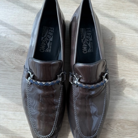 Salvatore Ferragamo 35VF 75440 Q19 bronze patent leather‎ shoes size 9.5 main image 8